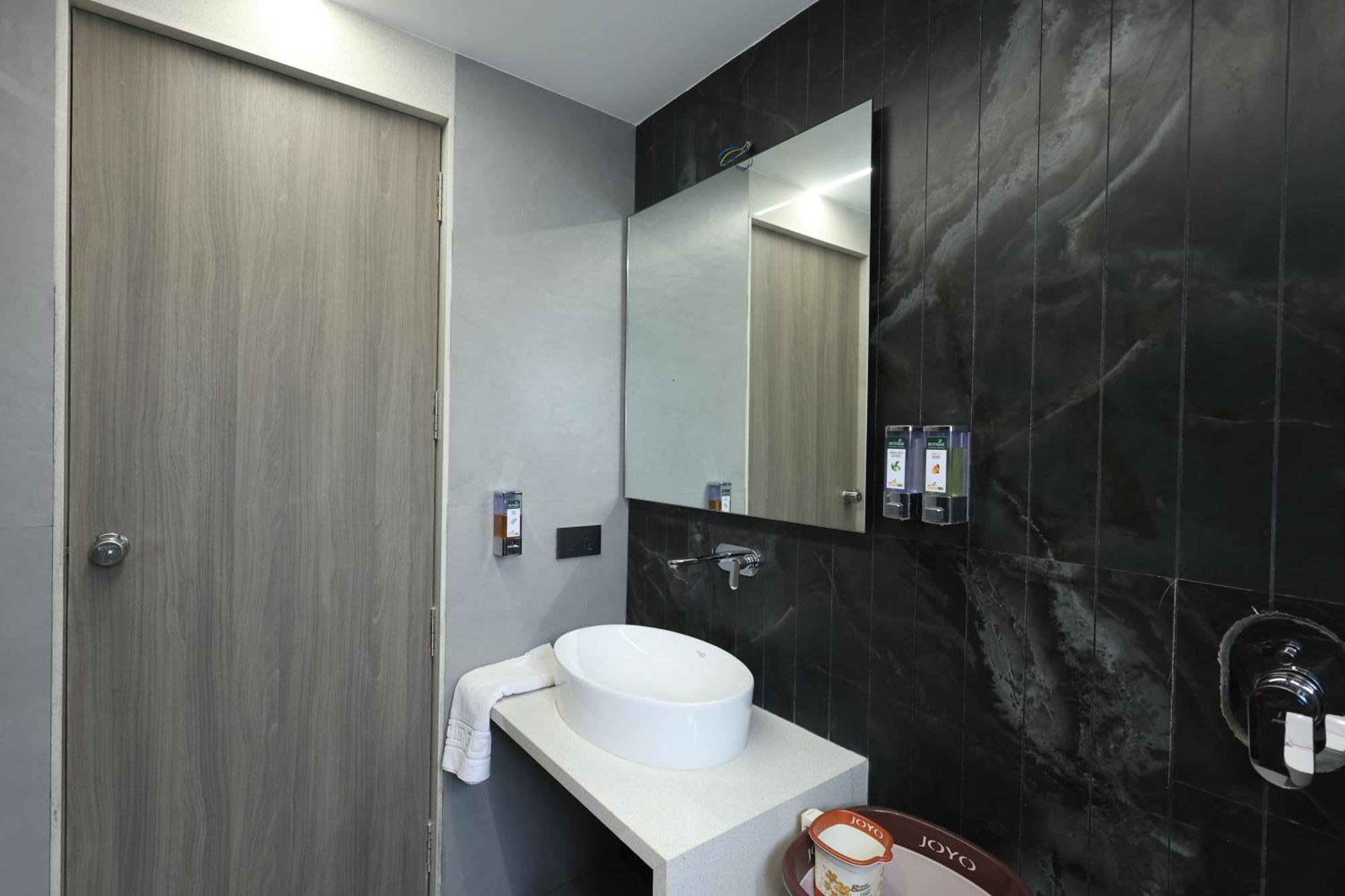 Hotel Statusinn, Ichalkaranji 外观 照片