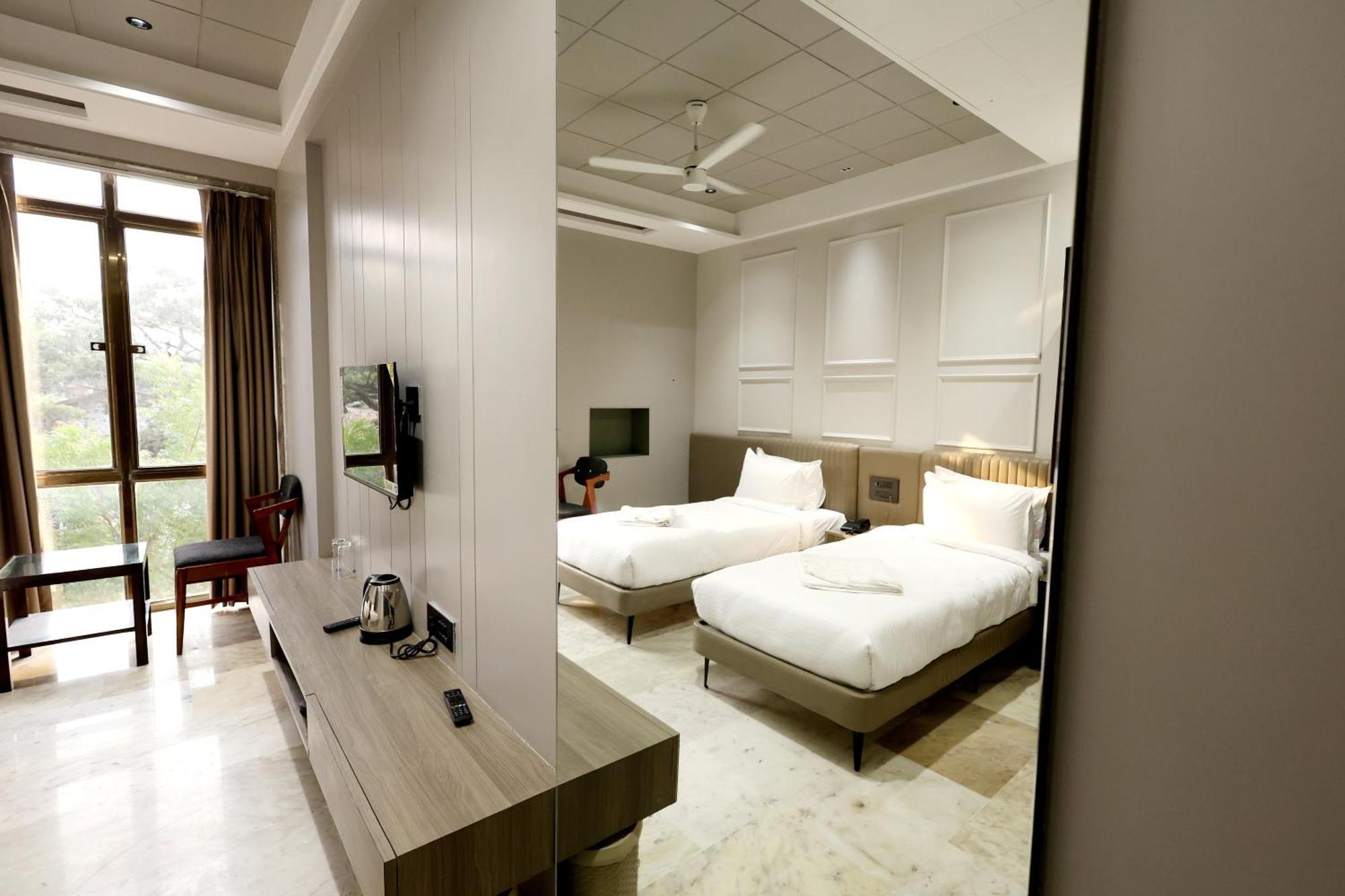 Hotel Statusinn, Ichalkaranji 外观 照片