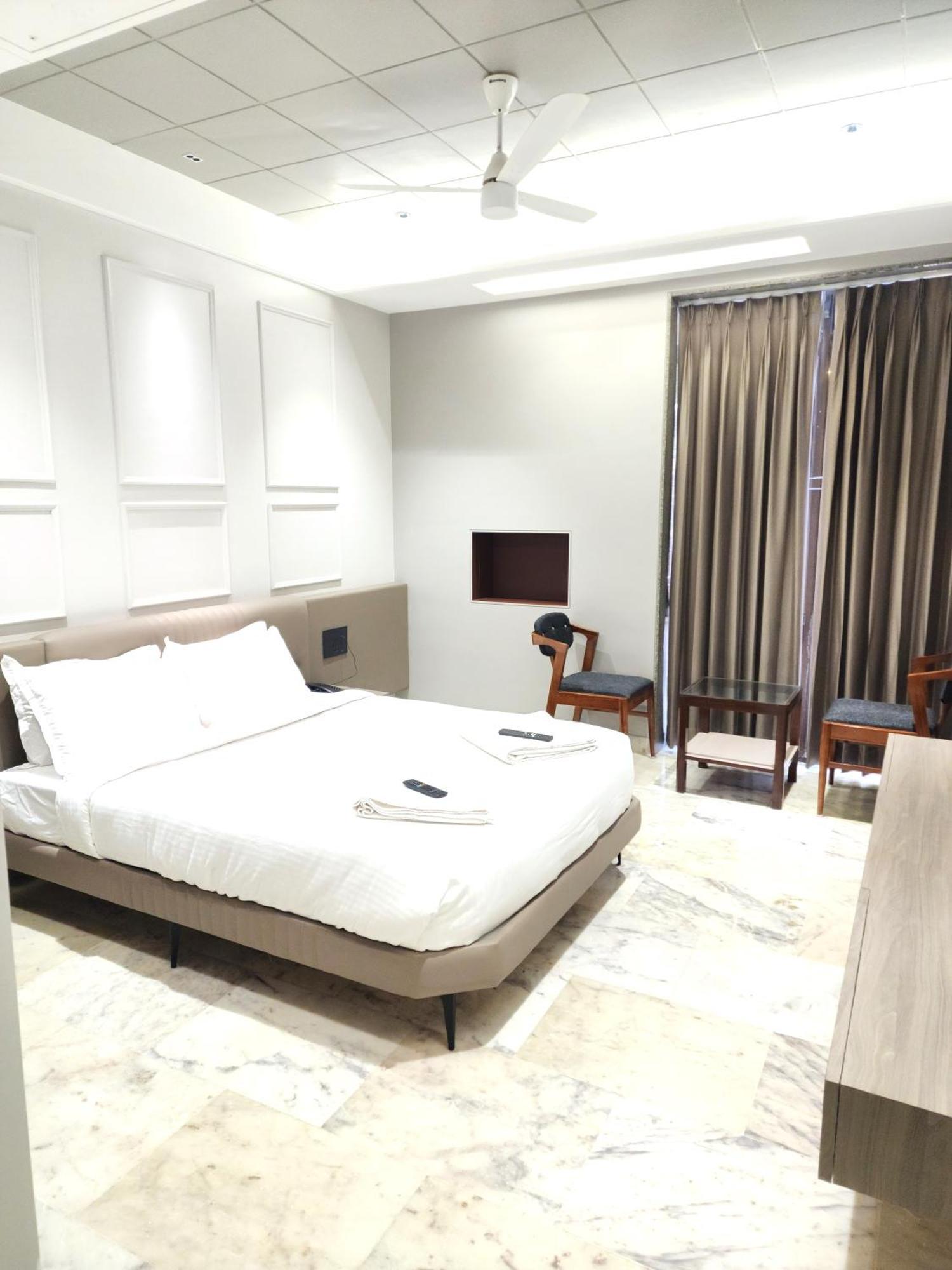 Hotel Statusinn, Ichalkaranji 外观 照片