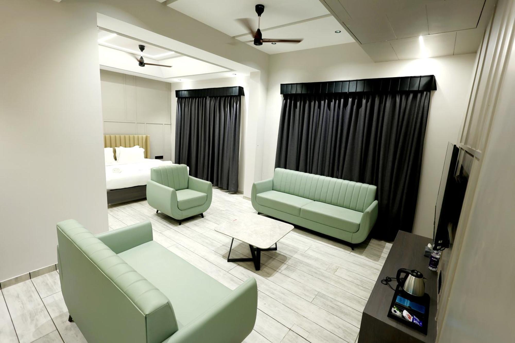 Hotel Statusinn, Ichalkaranji 外观 照片